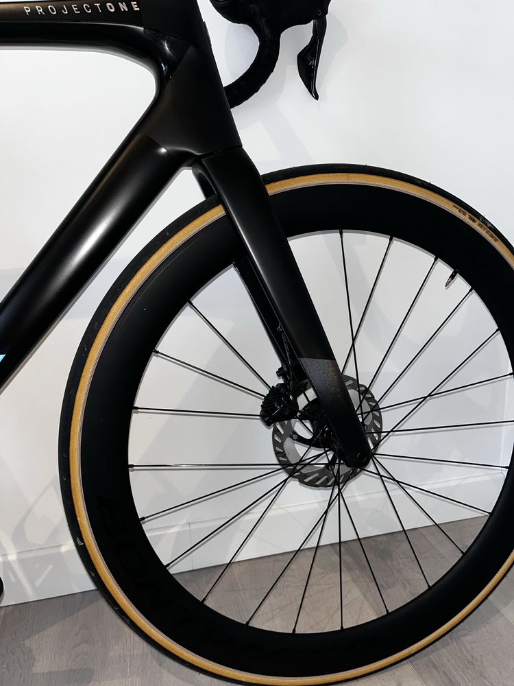 Trek Madone SLR 7, gen 8, rozm: L, suport Ceramic Speed, Oklejony