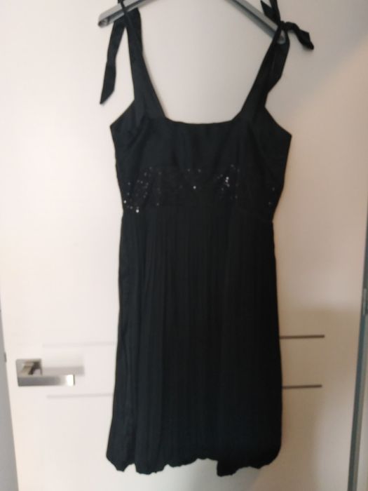 Sukienka klasyczna czarna