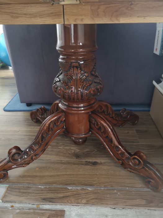 Okrągły stół rozkładany