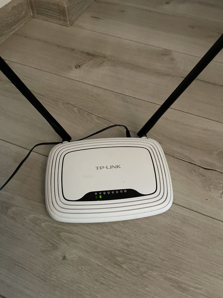 Router D-Link AA1B25 + Wzmacniacz sygnału WIFI D-Link Dap-1325