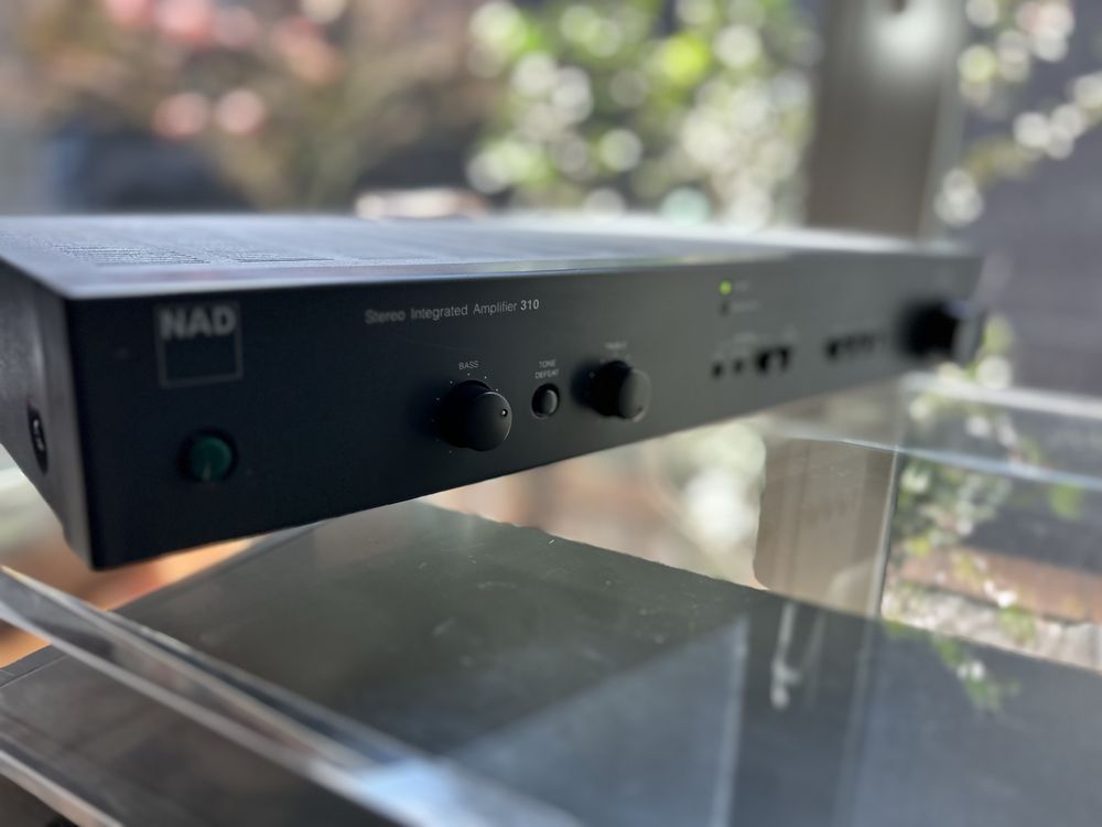 Amplificador NAD 310, excelente estado