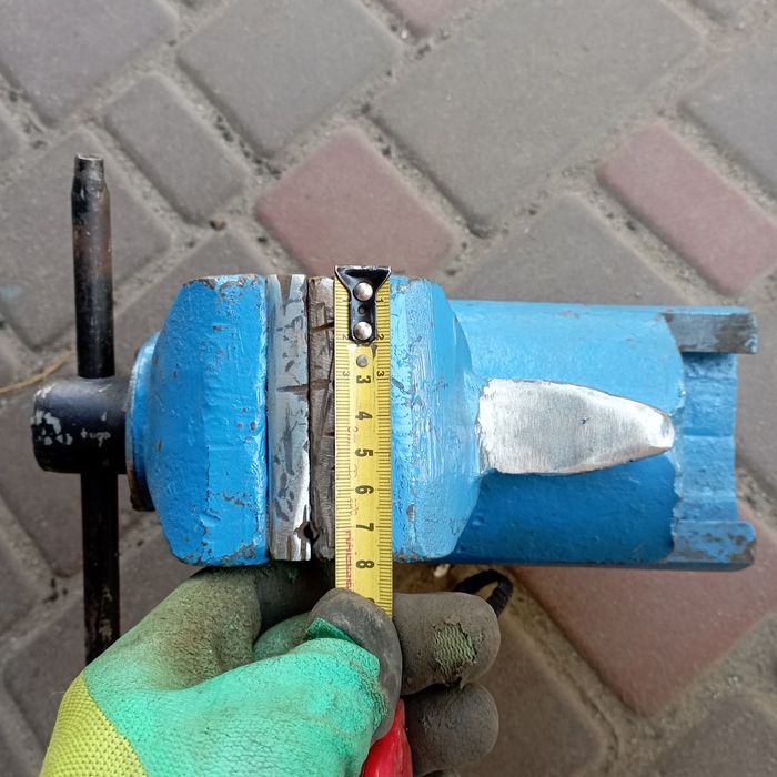 Тиски слесарные 80 мм. Тиски слесарные СССР