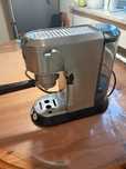 Expres  kolbowy   do kawy  De longhi  EC685
