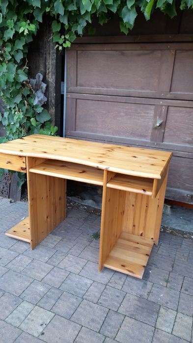 Sosnowe biurko lakierowana, lite drewno