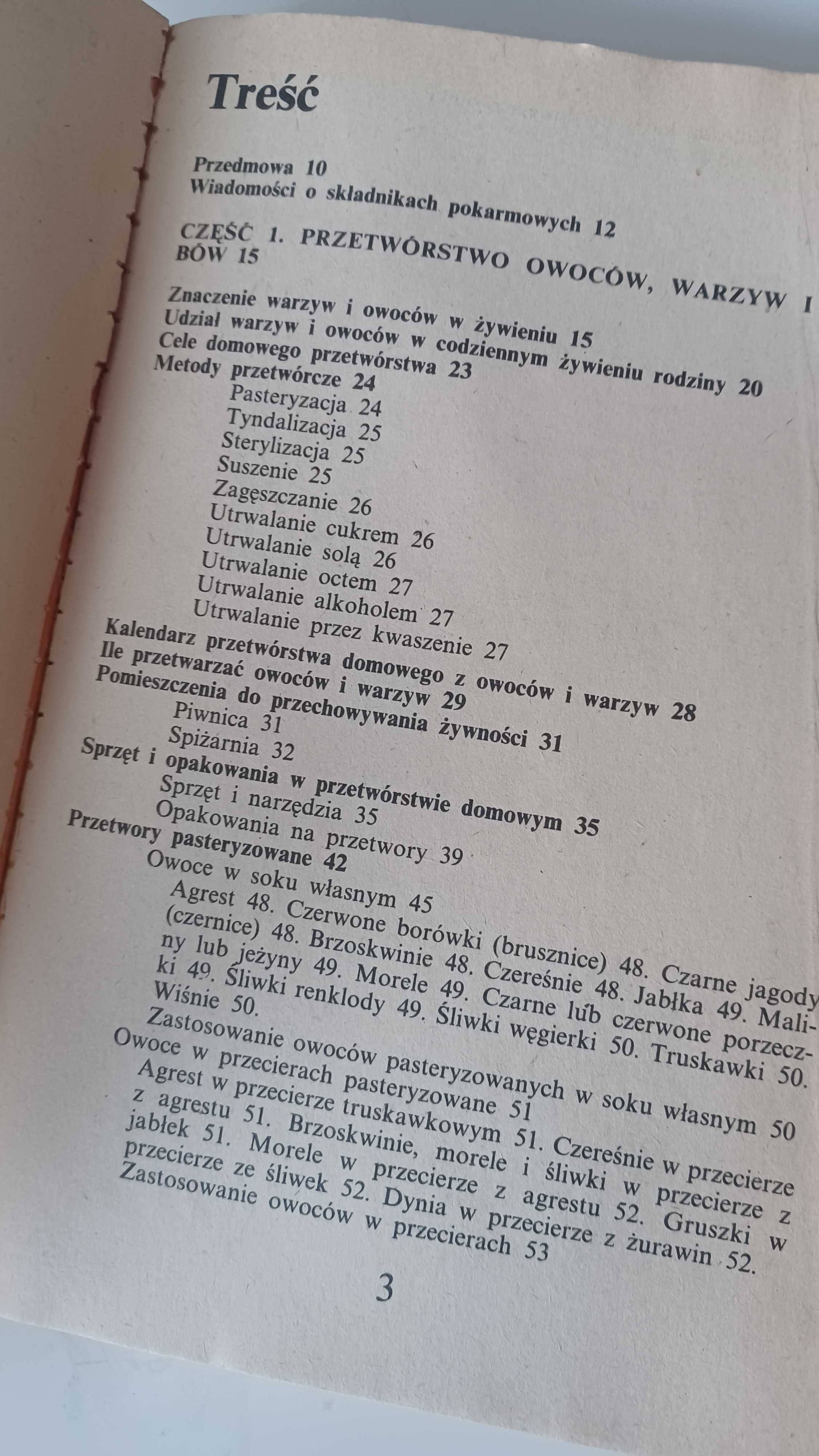 Książka "Przetwory w gospodarstwie domowym"