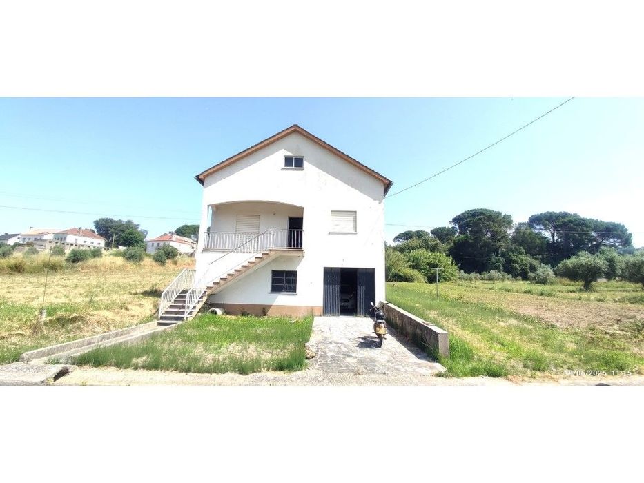 Moradia T3, com terreno