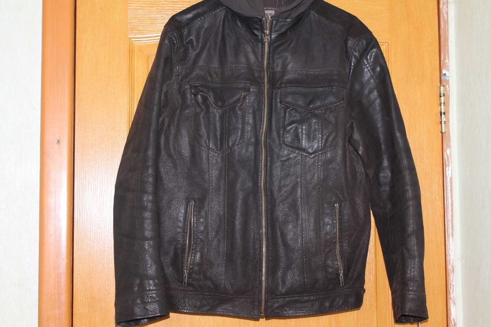 Кожаная мужская куртка бомбер  Angelo Litrico. Размер S.