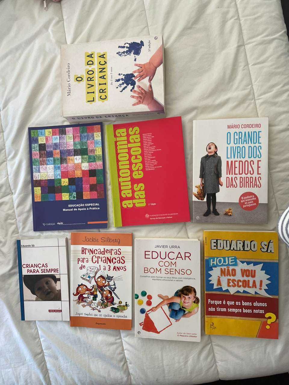 Vários livros educacionais