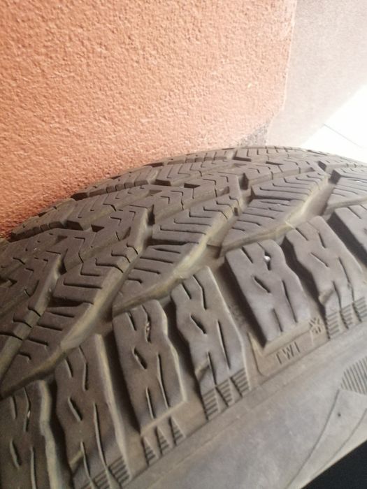 Шини зимові 235/55 р17