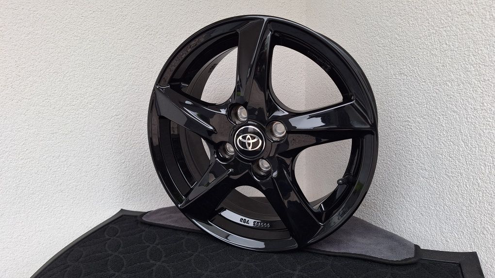 Nowe Alufelgi 4x100 R15 Toyota Yaris Suzuki Swift Czarny Połys