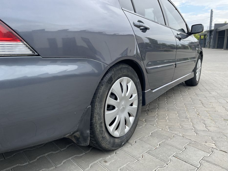 Mitsubishi Lancer 1.6 газ клімат