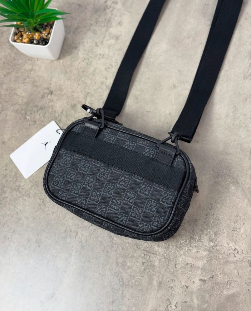 ОРИГІНАЛ | Сумка Jordan Monogram Camera Bag Black 23 монограм джордан