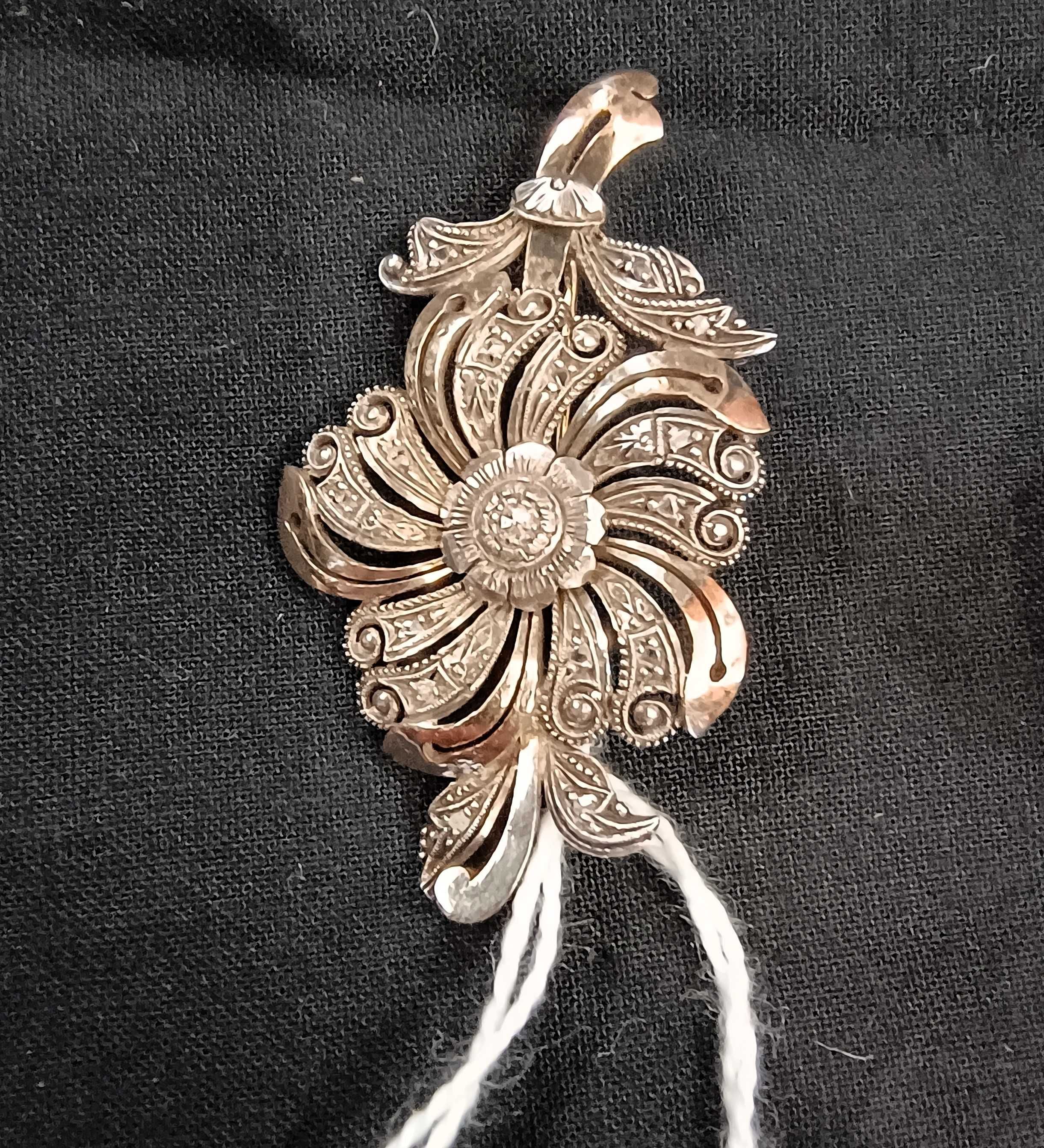 Pulseira Alfinetes Anel Ouro