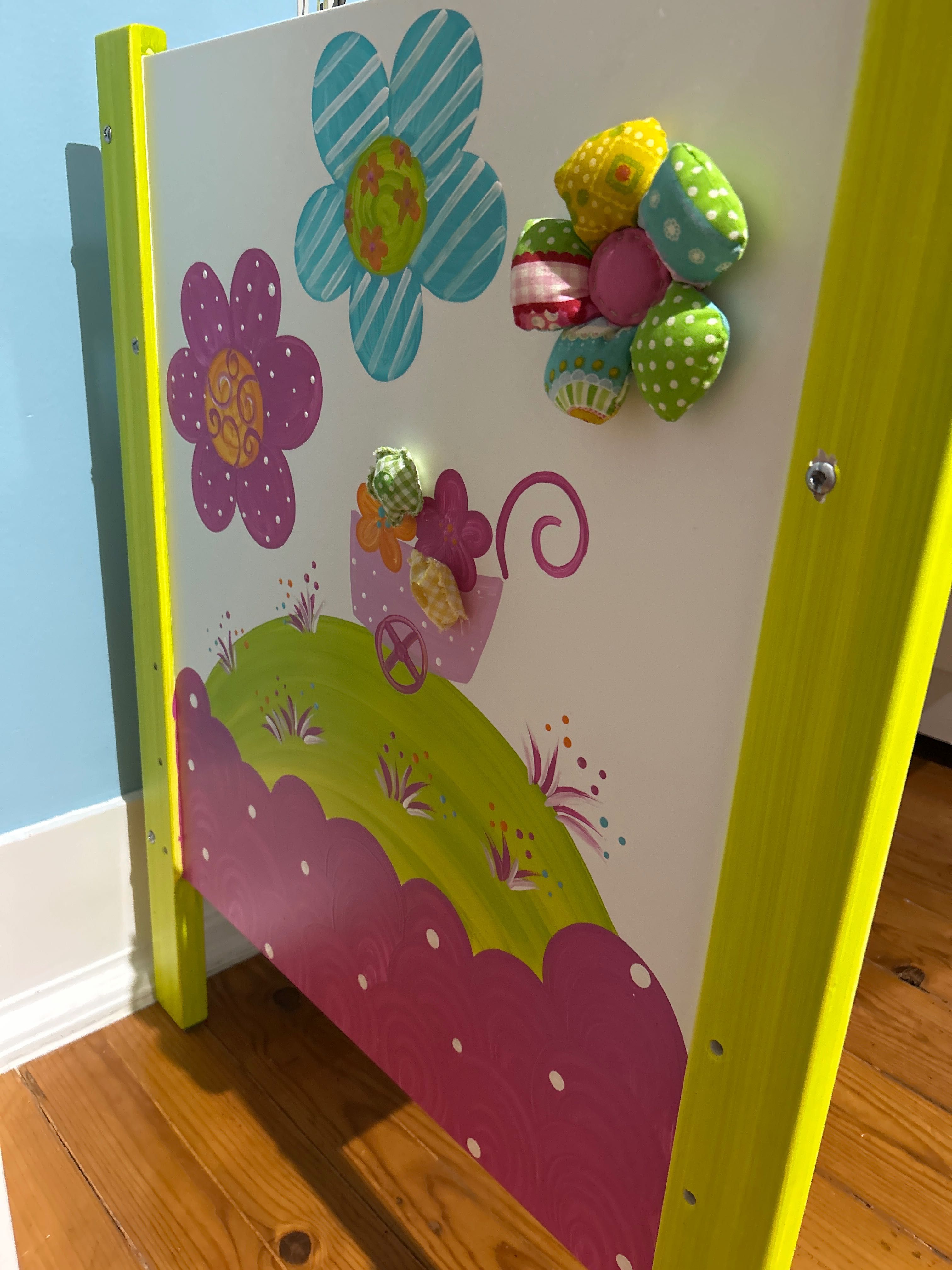 Cómoda com espelho/ cama berço e baú brinquedos para quarto menina