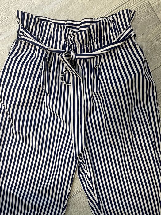 Брюки в смужку  Zara