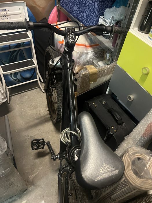 Bicicleta de adulto como nova