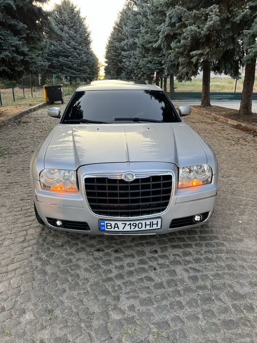 Крайслер 300с.Хорошее состояние