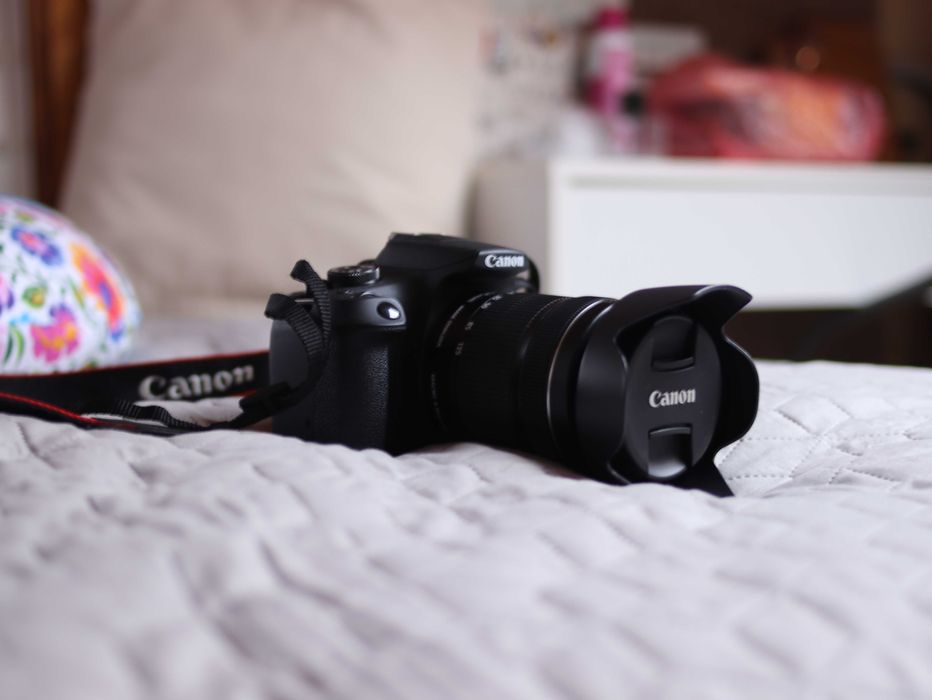 Aparat CANON EOS 2000D