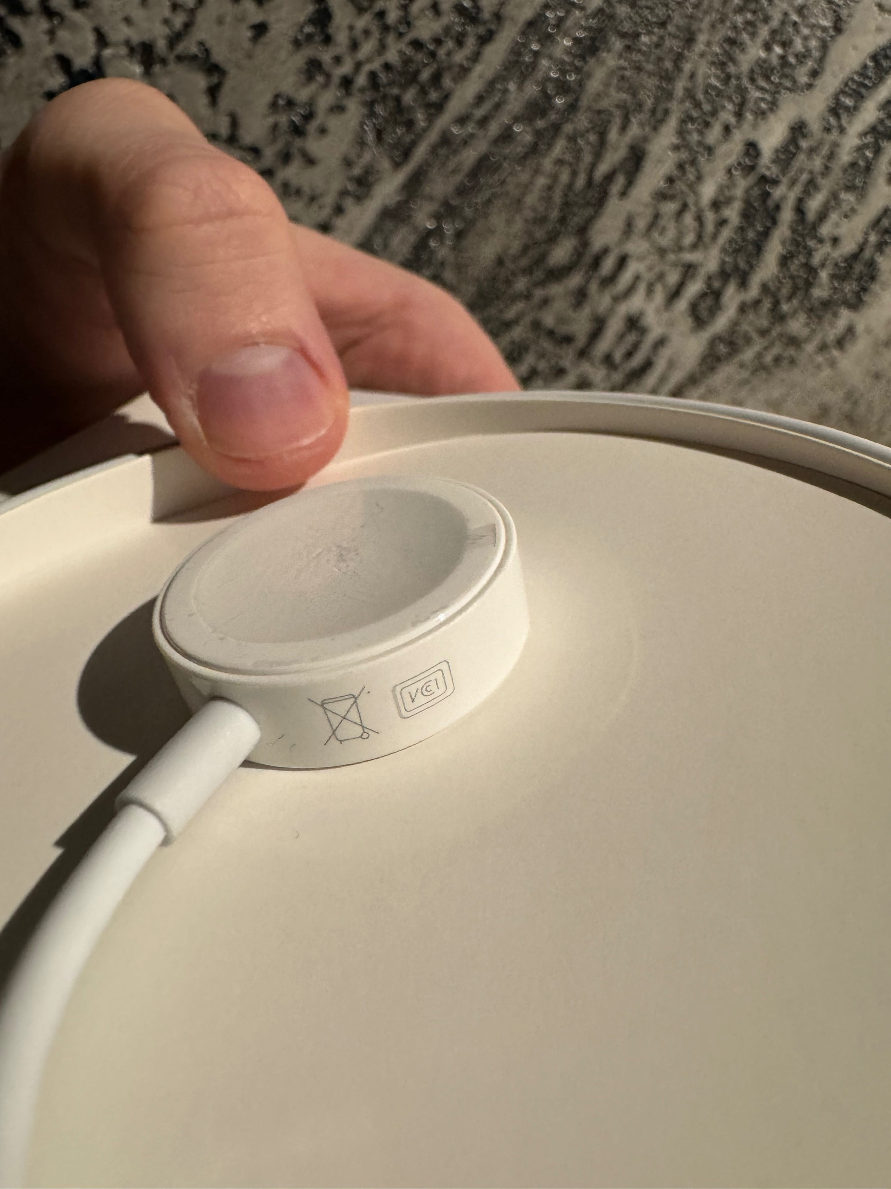 Зарядка Apple Watch charging
кабель iPhone.