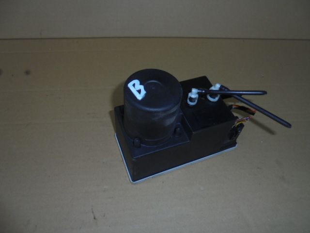 Pompka centralnego zamka Audi A4 B5 A3 8L A8 -257B