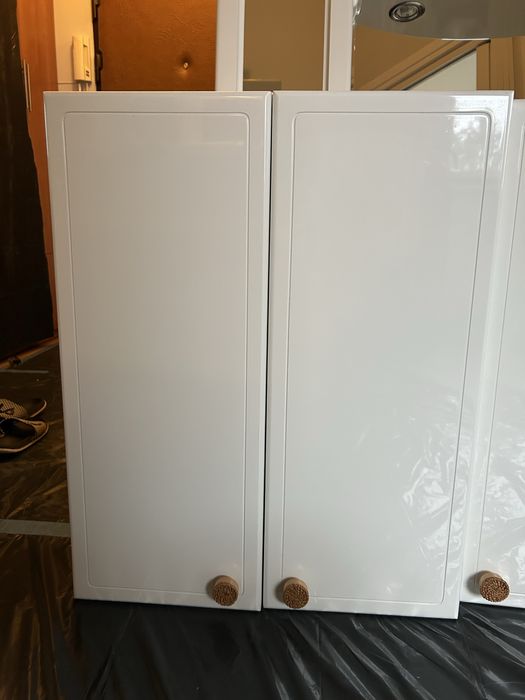 Zestaw dwie szafki łazienkowe wiszące biały połysk