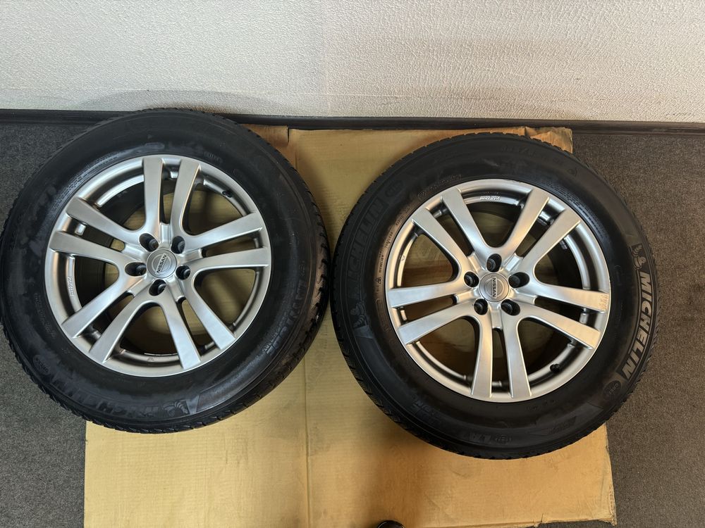 Комплект дисків с резиною 235/65R18 Nissan