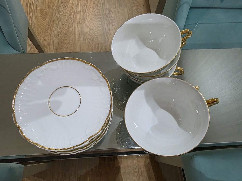 Vendo 6 conjuntos de porcelana fina branca com dourado Vista Alegre