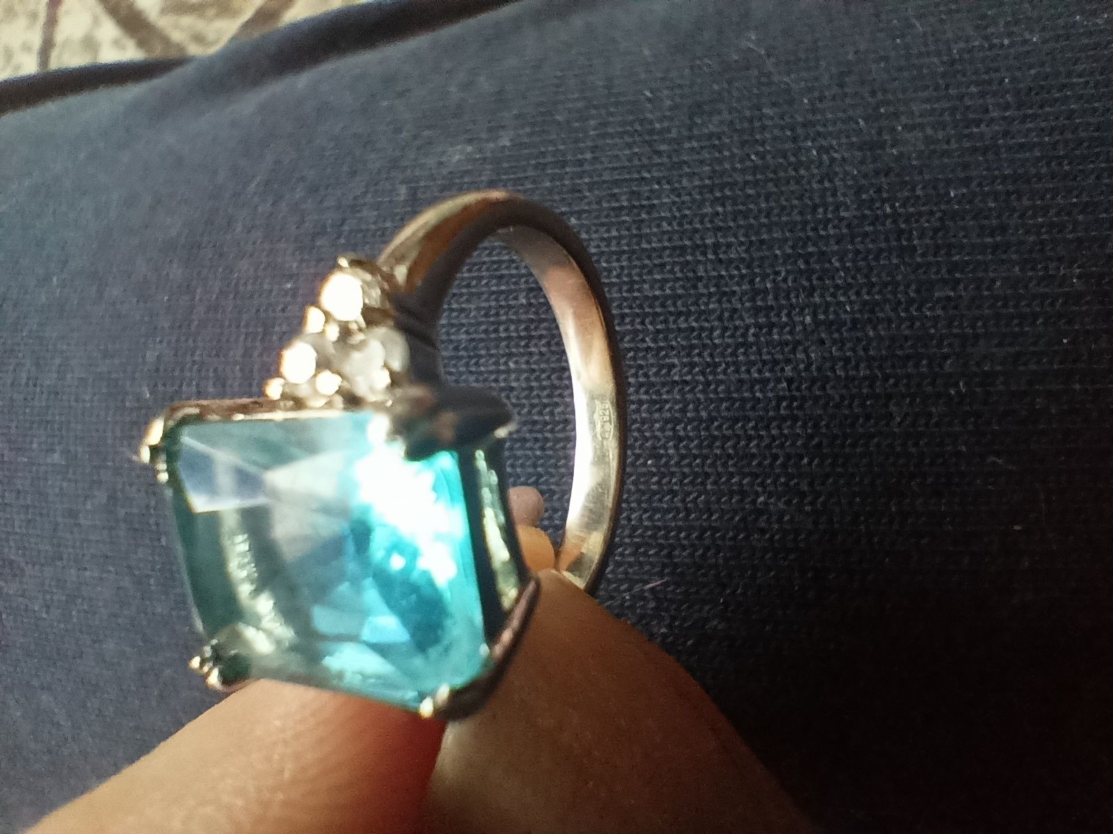 Серебряные кольца.