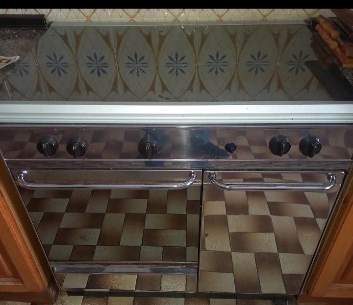 Fogão 4 bocas e forno a gás