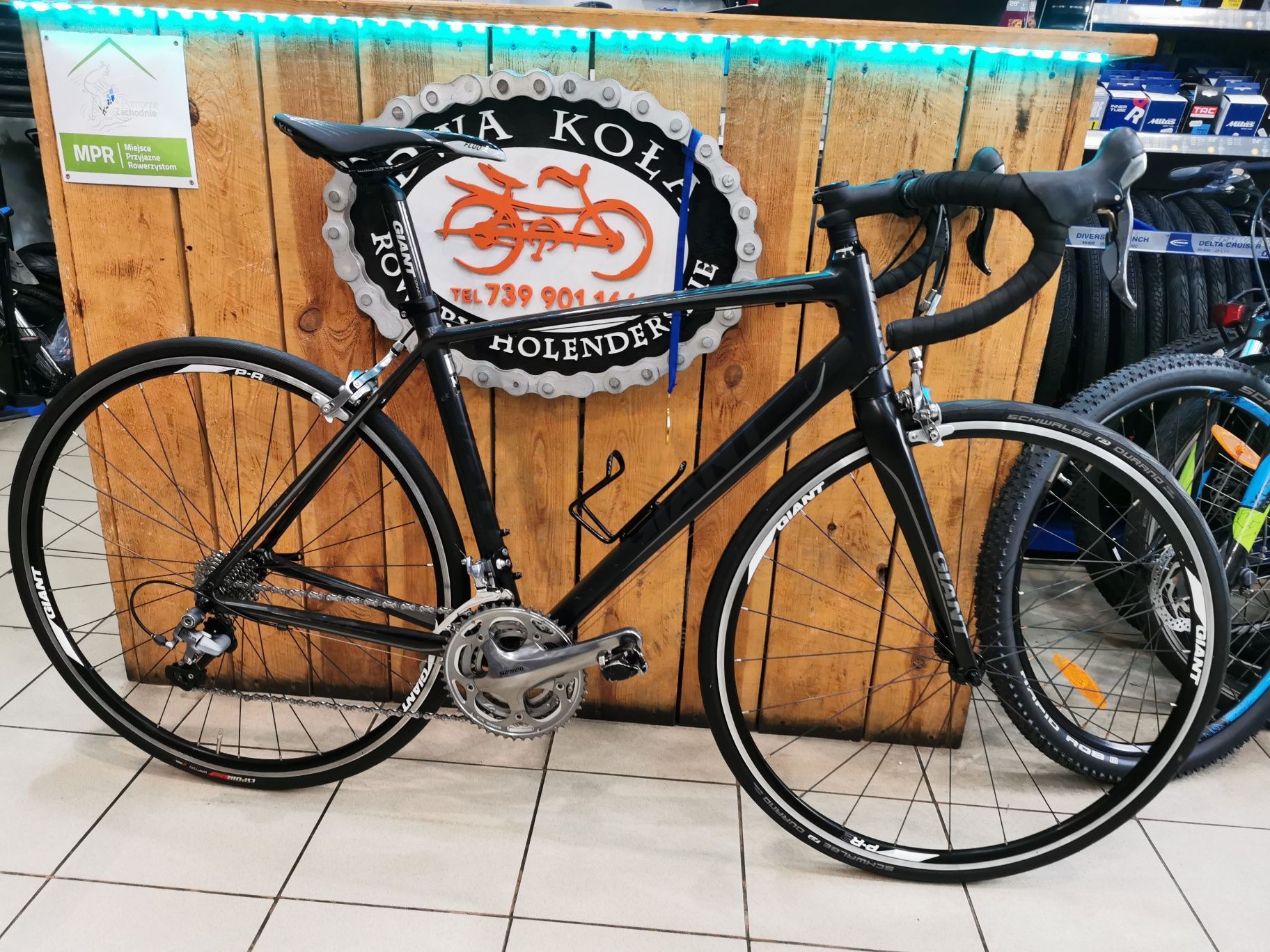 Rower szosowy Giant Defy