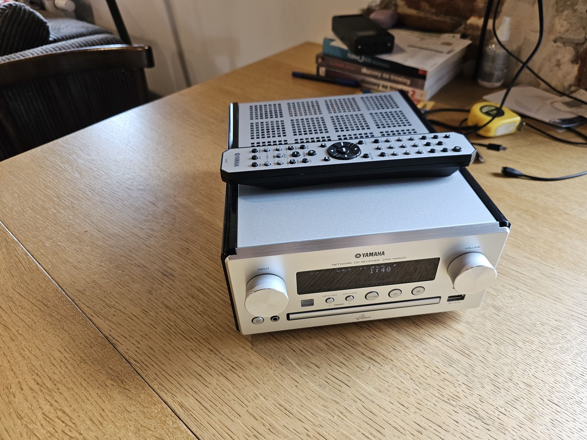 Amplituner Yamaha CRX-N560D pilot