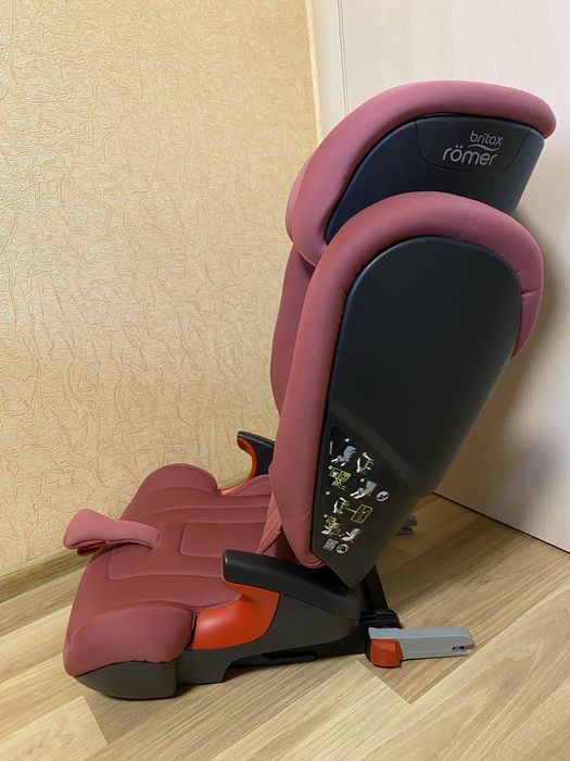Автокресло-Бустер Britax-Romer Kidfix 2 R с 3 до 12 лет