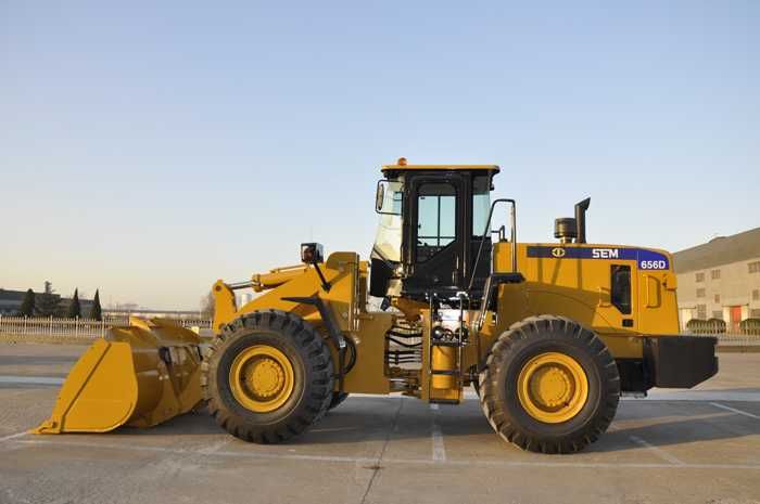 Фронтальний Навантажувач SEM 656D HL новий в Наявності