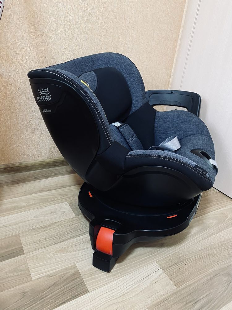 Автокресло Britax-Romer DUALFIX i-SIZE Blue Marble с рождения до 4 лет