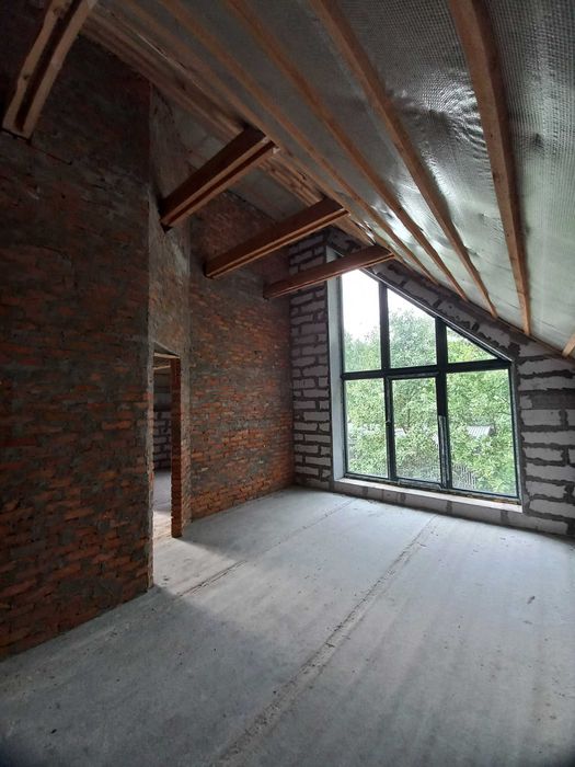 Коттедж 148 кв.м + ділянка 9,5 соток у с. Дмитрівка