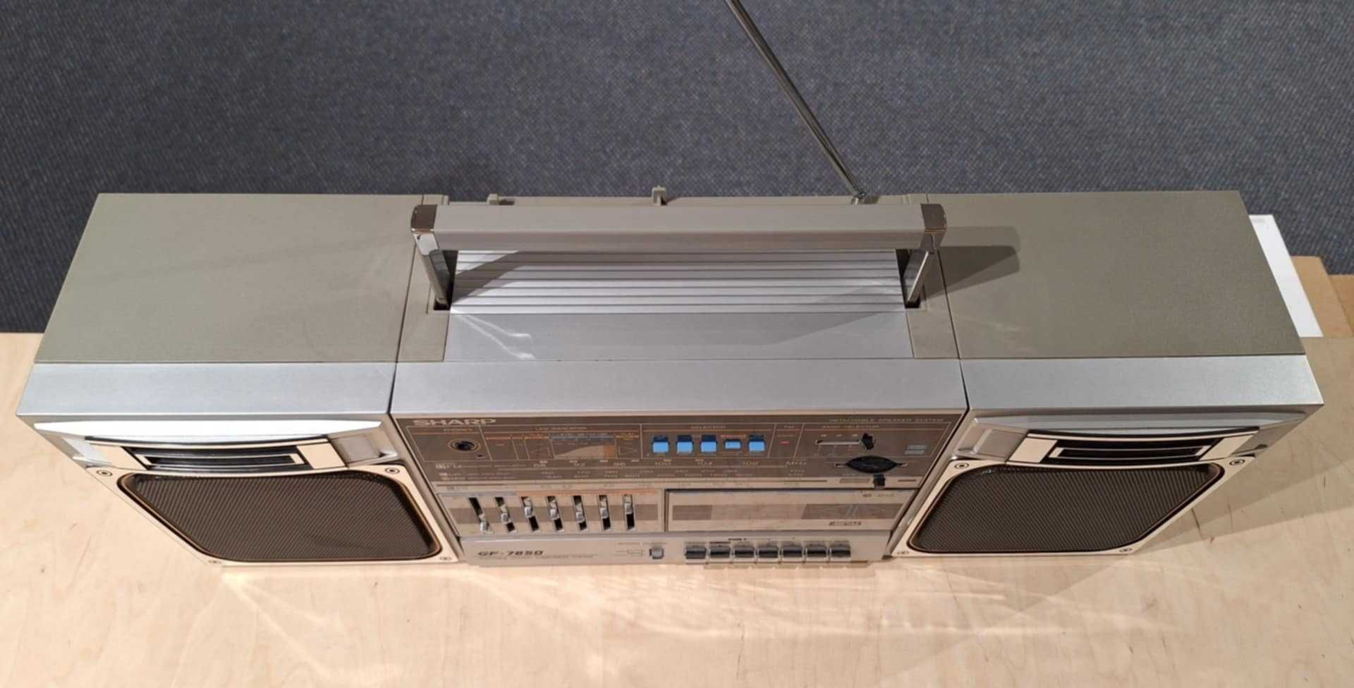 Radiomagnetofon SHARP GF-7850 H