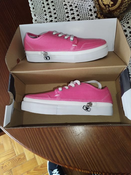 Tênis marca zippz