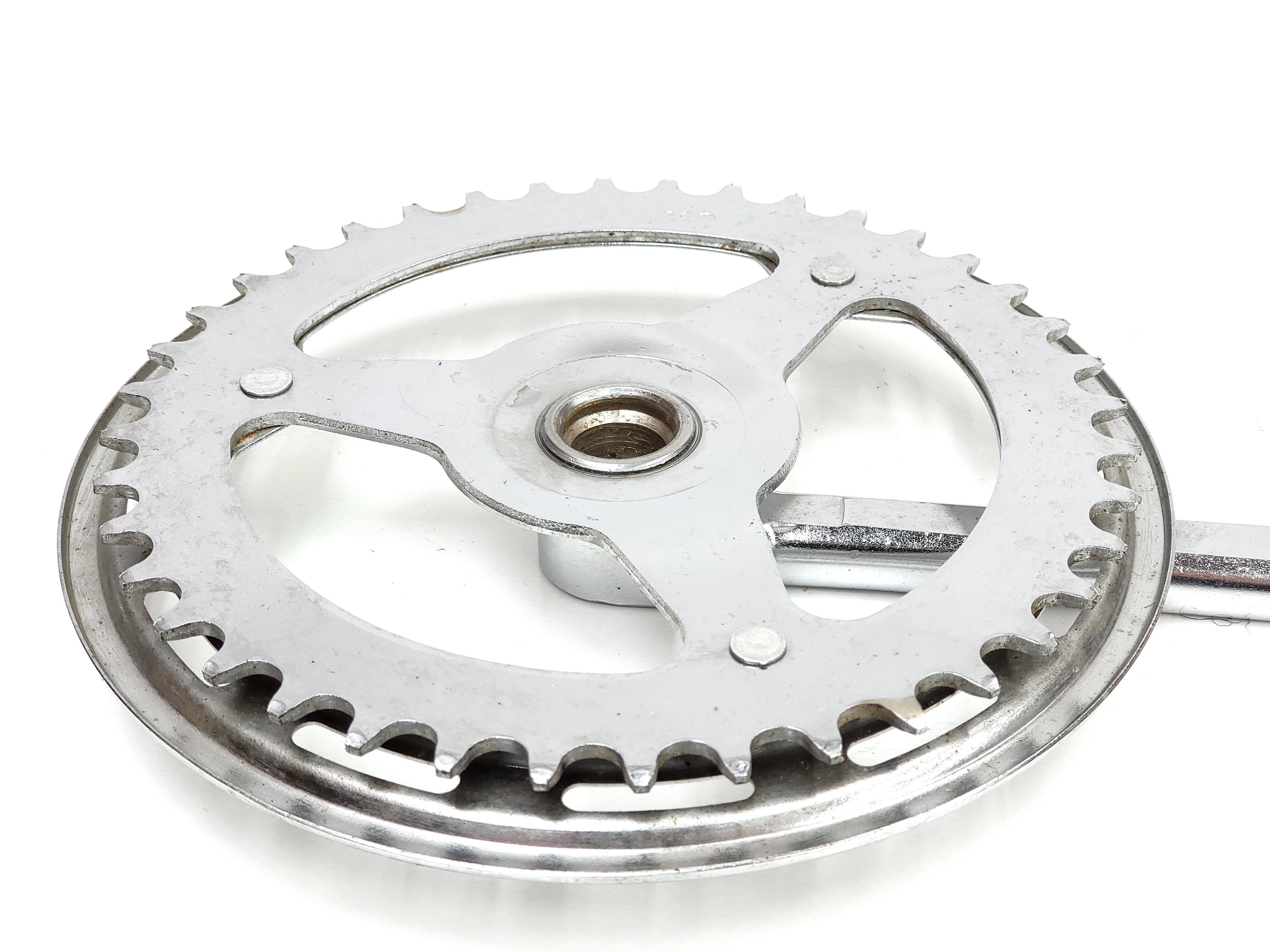 NOWA Korba prawa 40 zębów ramię 16,3 cm do rowerów Universal Romet