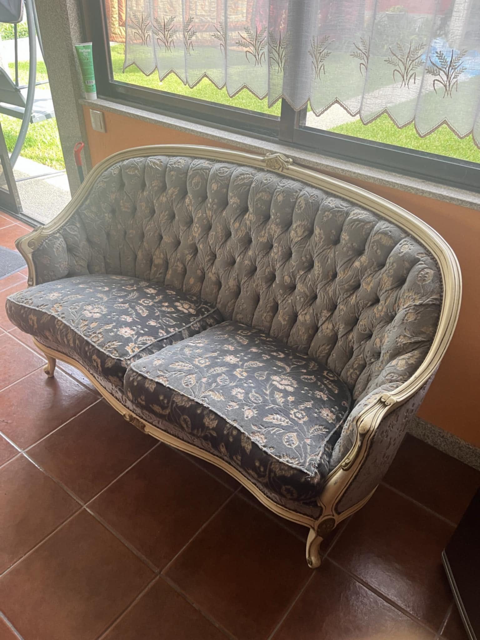 Conjunto de sofás antigos