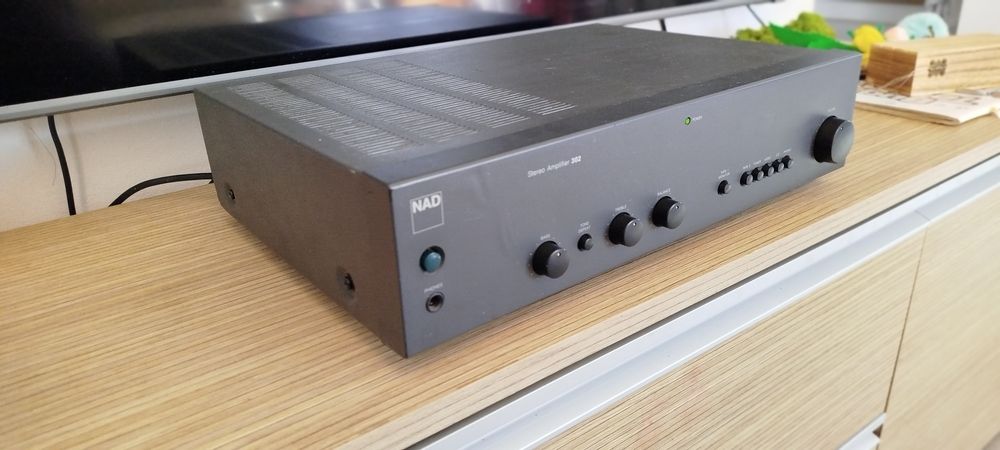 Wzmacniacz stereo NAD 302