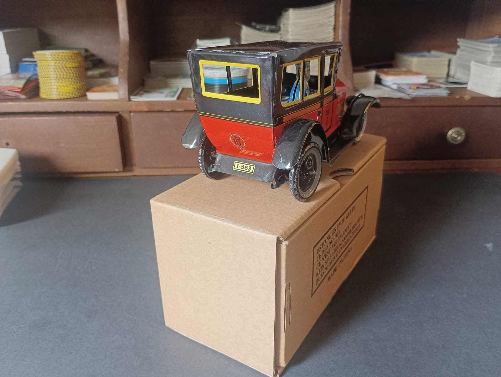 Miniatura / Taxi em chapa JAYA 1905 a corda