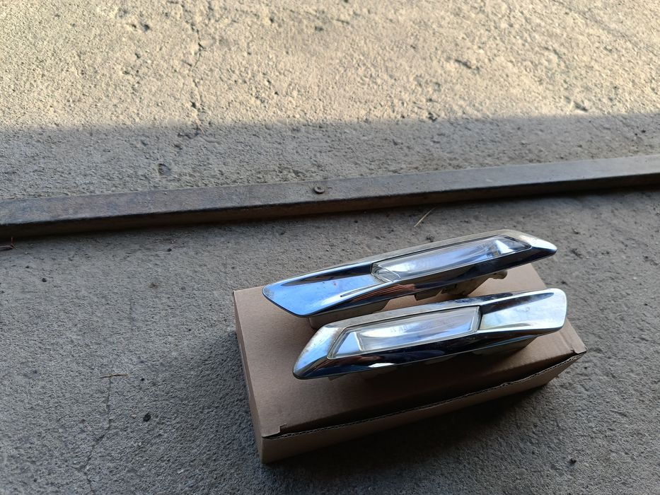 Sprzedam kierunwskazy BMW F10