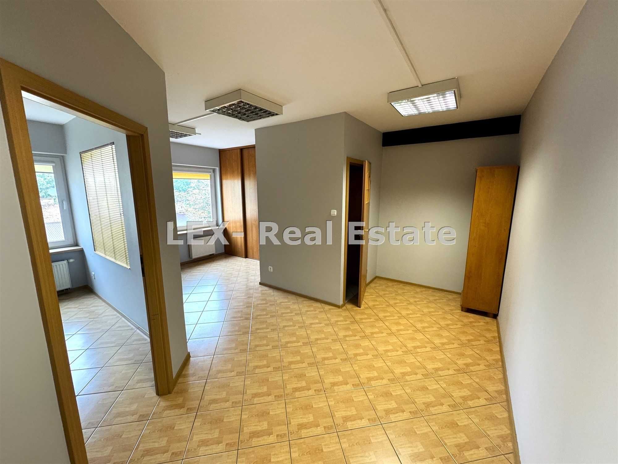 Do wynajęcia lokal biurowy 41 m2 w ścisłym centrum Pruszkowa.