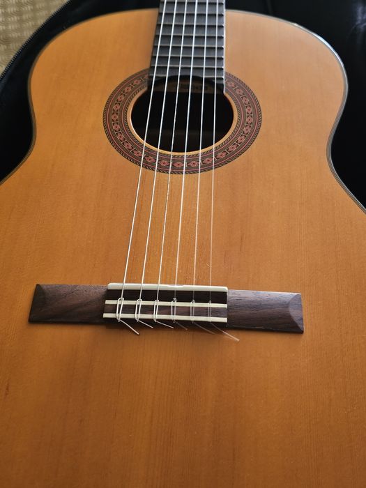 Guitarra Yamaha C70 com estojo