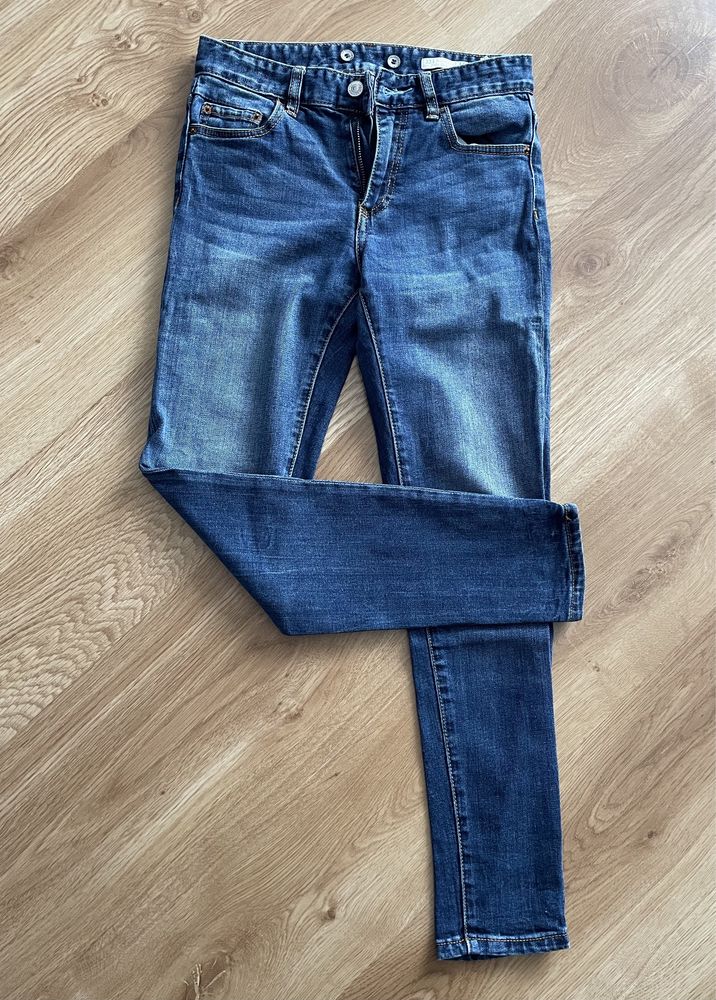 Niebieskie jeansy, moms jeans pull&bear, xxs