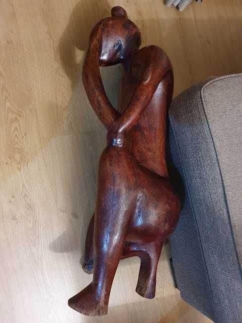 Escultura africana artesanal