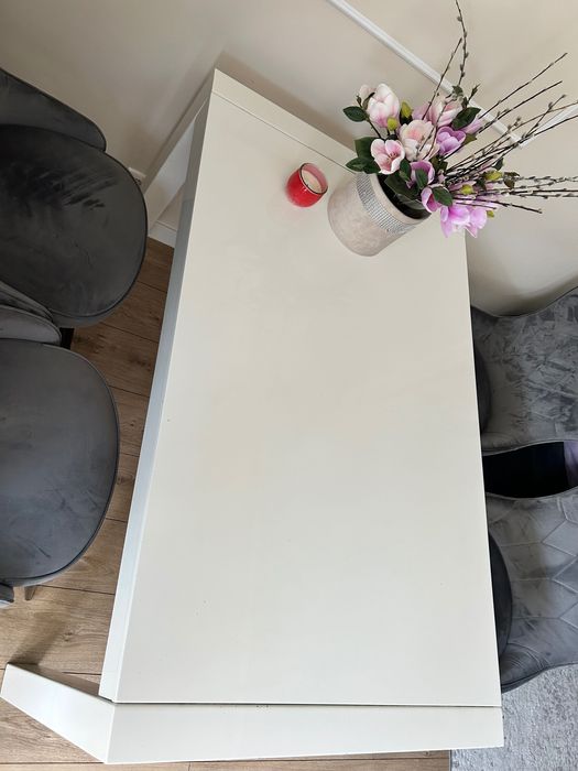 Stół biały rozkładany