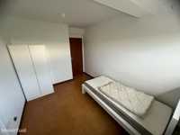 658052 - Quarto com cama de solteiro em apartamento com 7 quartos