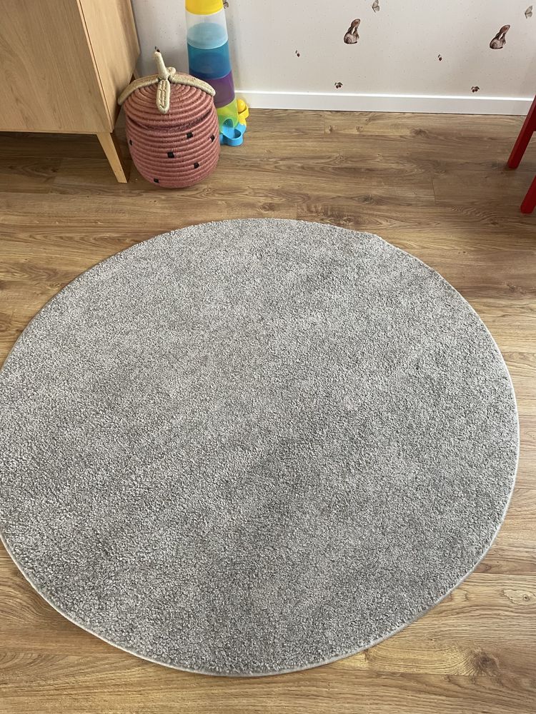 Owalny okrągły dywan Ikea STOENSE 130 cm