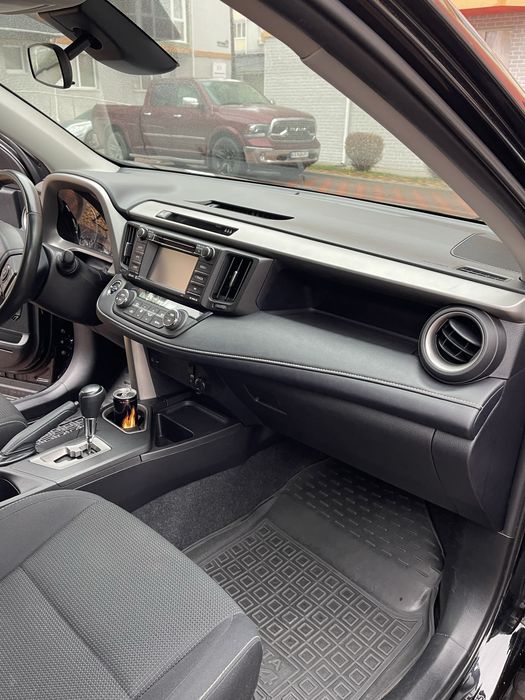 Продам Toyota RAV-4 2018 року